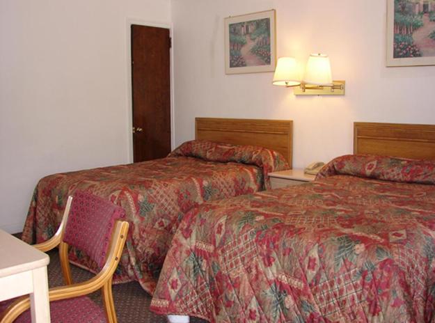 Standard Room with Two Double Beds interior